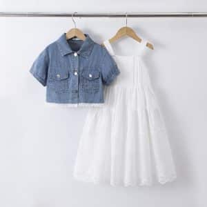 Robe Maly Blanche avec sa veste en jeans