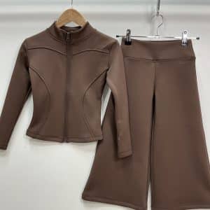 AA-Ensemble YG chocolat matiere lisse . Prendre une taille de plus